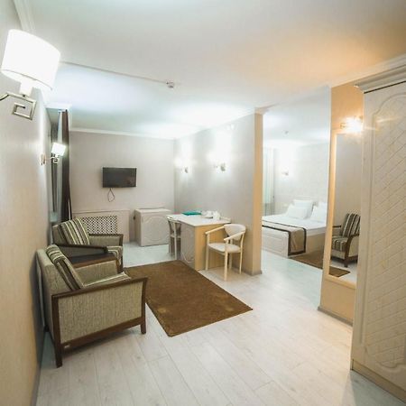 Hotel Tourist Астана Экстерьер фото