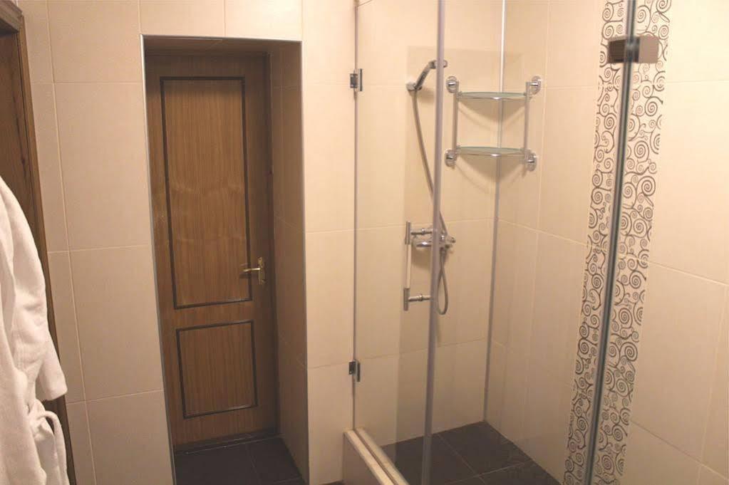 Hotel Tourist Астана Экстерьер фото
