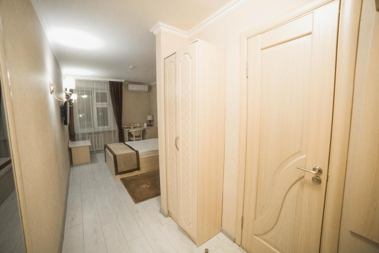 Hotel Tourist Астана Экстерьер фото