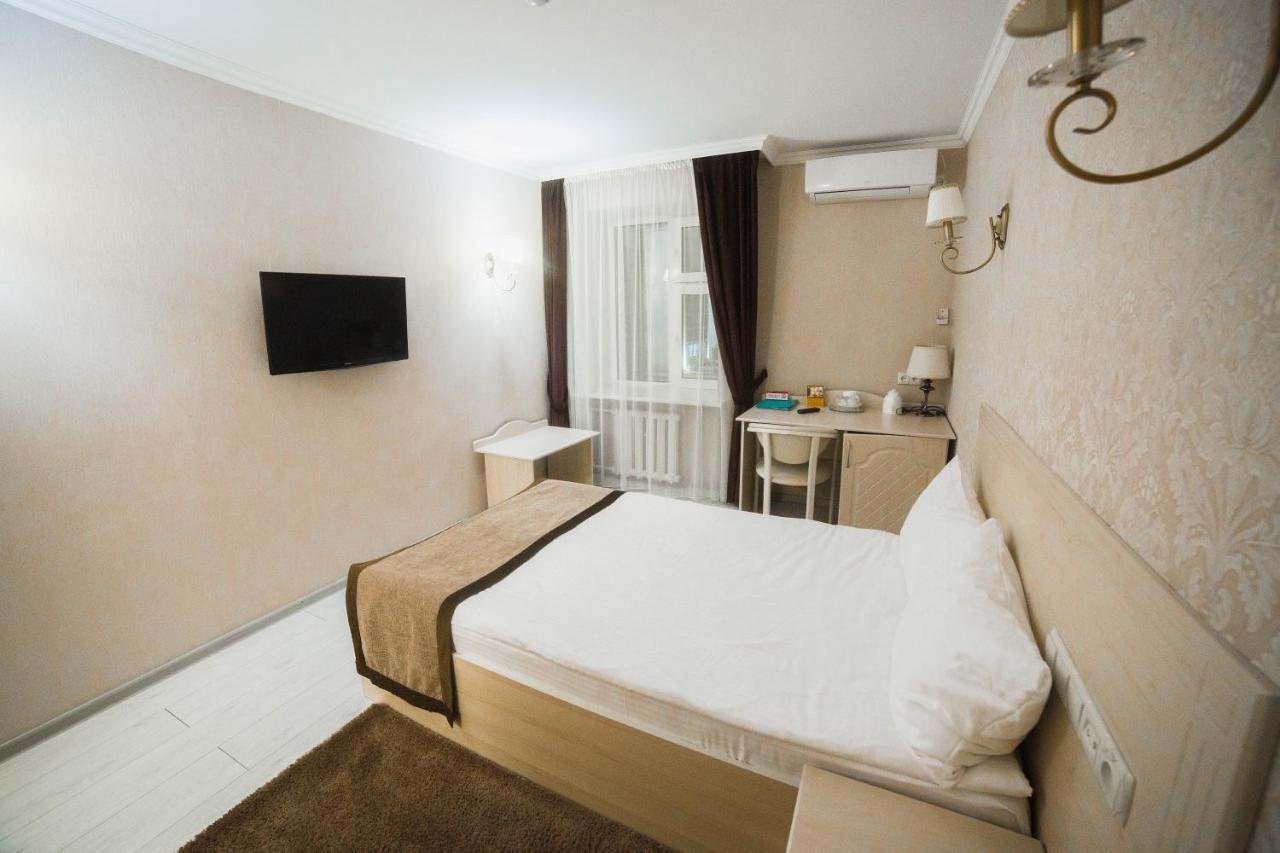 Hotel Tourist Астана Экстерьер фото