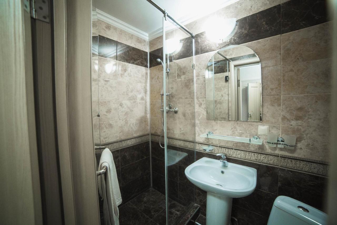 Hotel Tourist Астана Экстерьер фото