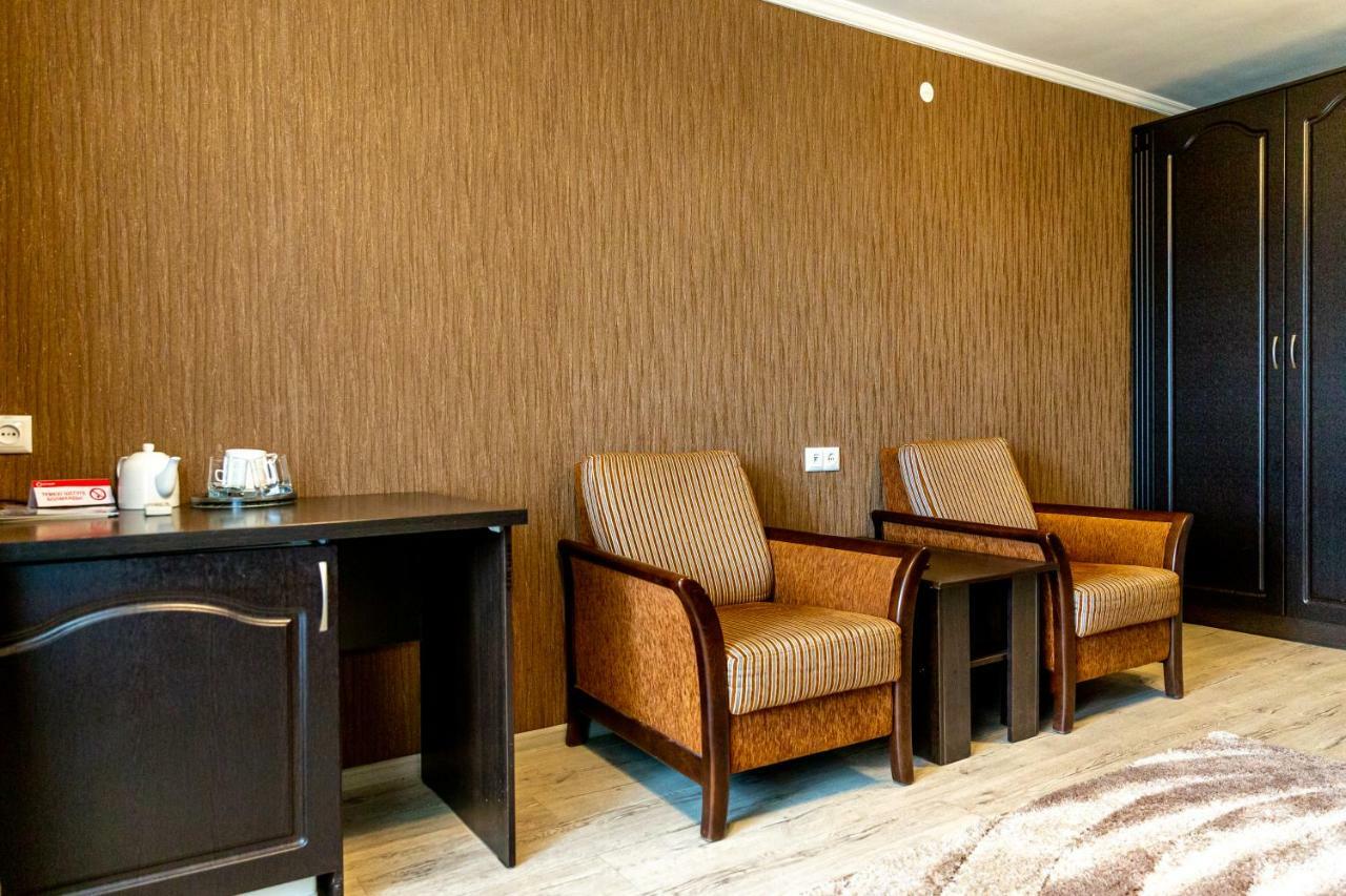 Hotel Tourist Астана Экстерьер фото