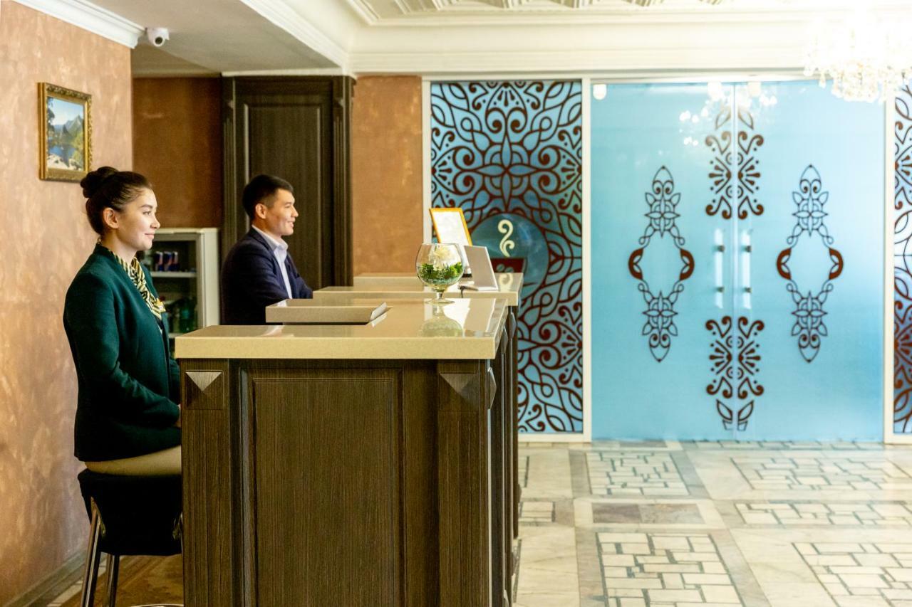 Hotel Tourist Астана Экстерьер фото