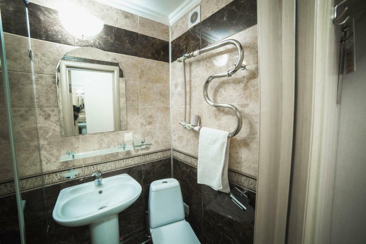 Hotel Tourist Астана Экстерьер фото